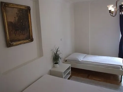 Charles Bridge Apartments Praga