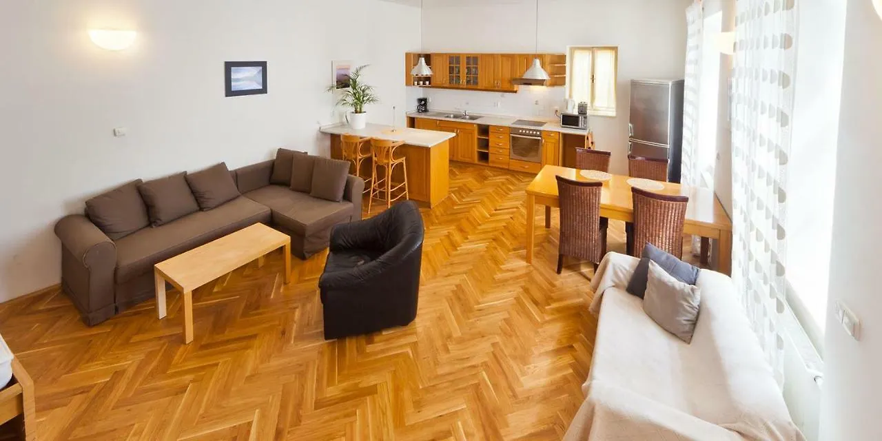 Charles Bridge Apartments 布拉格 0*,  捷克