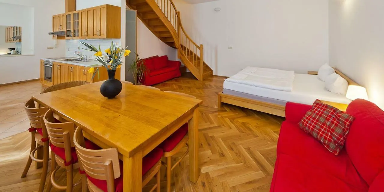 Charles Bridge Apartments 布拉格
